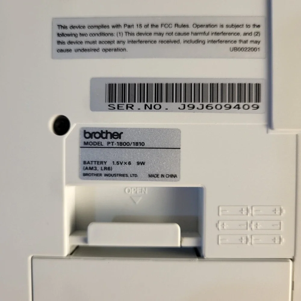Brother PT-1800/1810 Label Maker + Hard Case